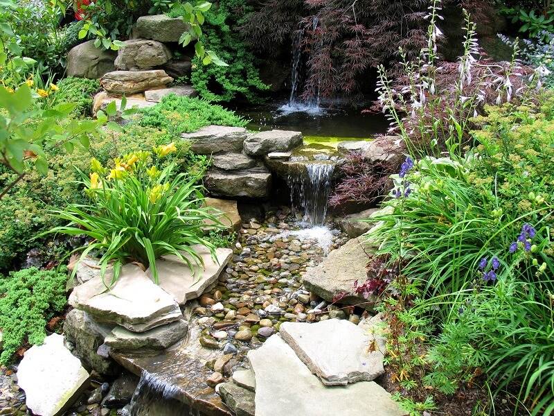 Designing Your Small Garden With Cobblestones small garden