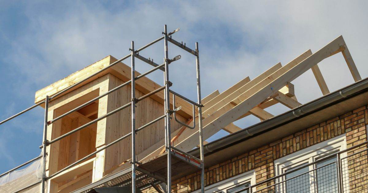 Should You Move or Build a House Extension?